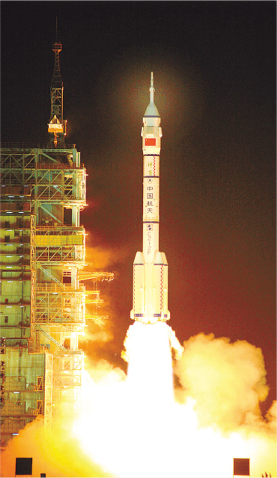 Shenzhou 10 launched